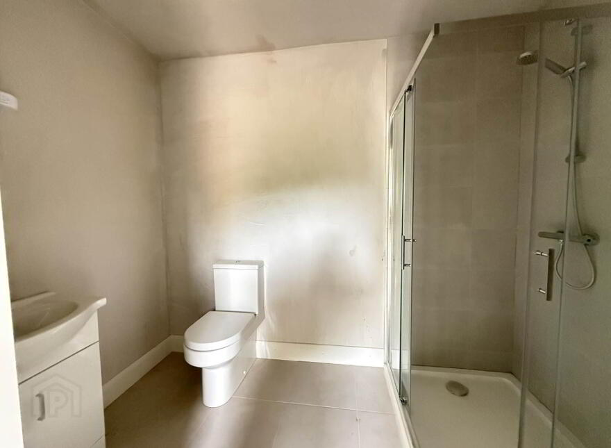 15 Roseville Crescent, Cahir, County Tipperary, E21KF83