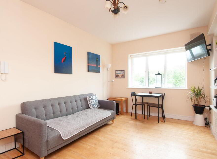 2 Maryville Gardens, Courtown, Riverchapel, Y25F9P7