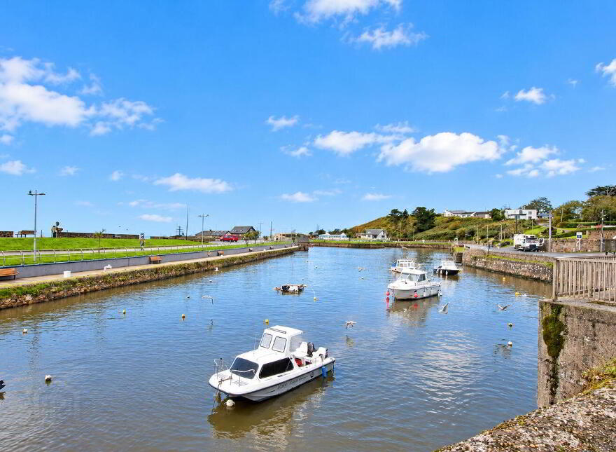 2 Maryville Gardens, Courtown, Riverchapel, Y25F9P7