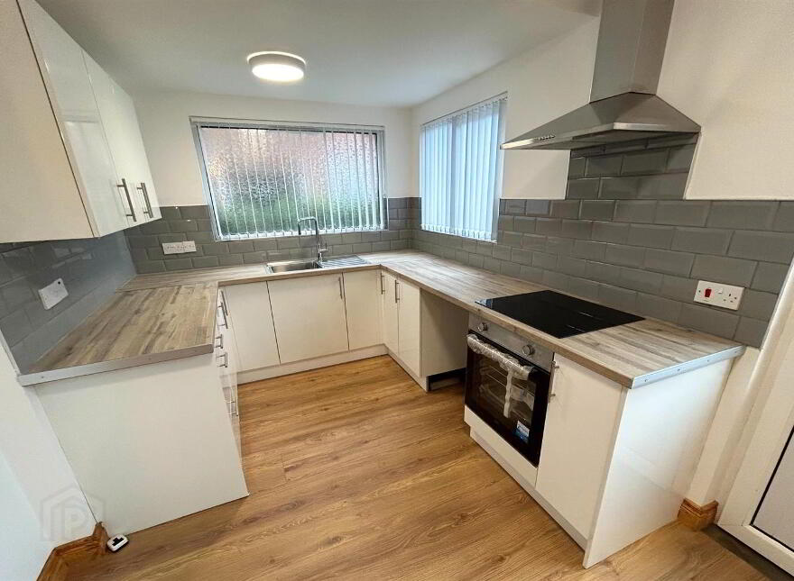 12 Crawfordsburn Road, Bangor, BT19 1BE
