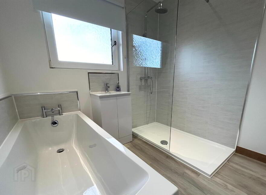 12 Crawfordsburn Road, Bangor, BT19 1BE