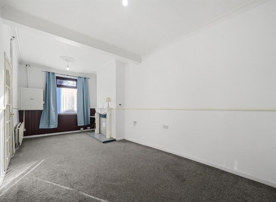 4 Earlscourt Street, Falls Road, Belfast, BT12 7AS