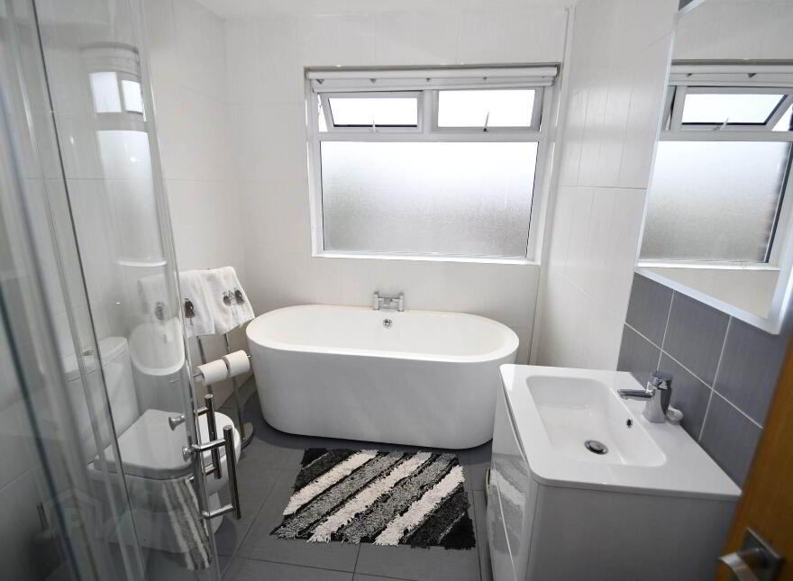 49 Sunningdale Park, Cavehill, Belfast, BT14 6RW