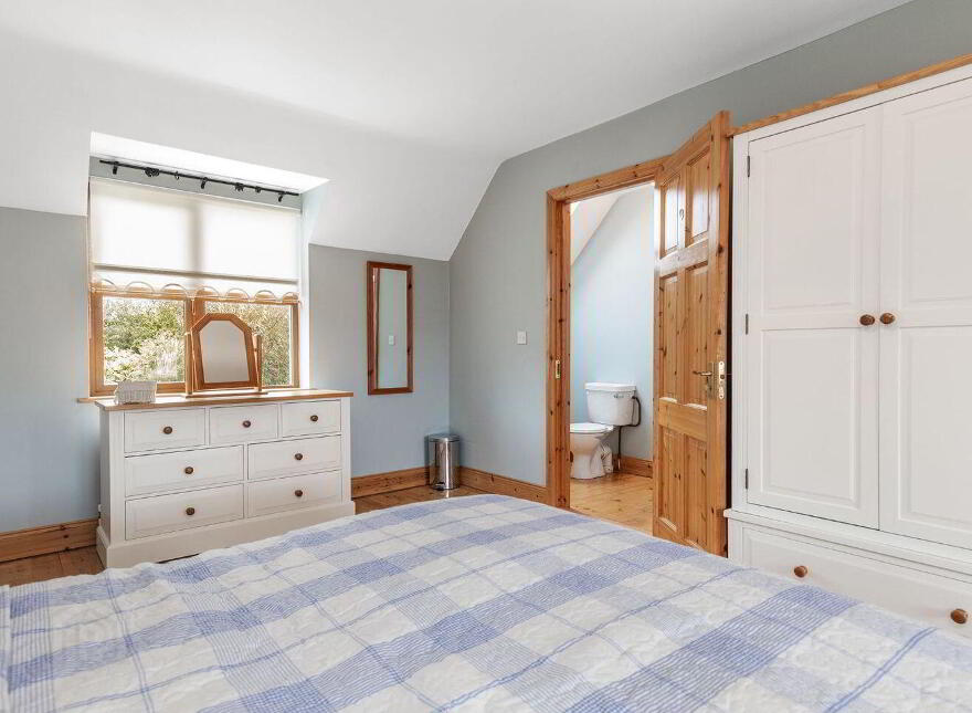 2 Sea Breeze, Carne, Y35EE03
