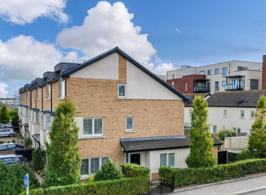 2 Larkfield Place, Dublin 18, D18XE02