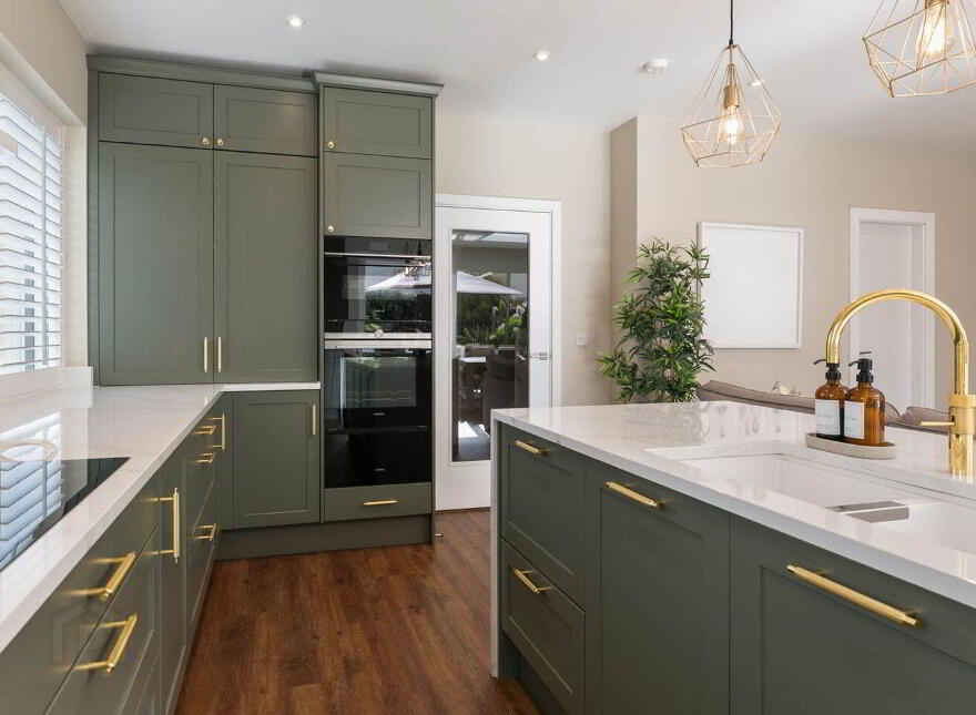 2 Larkfield Place, Dublin 18, D18XE02