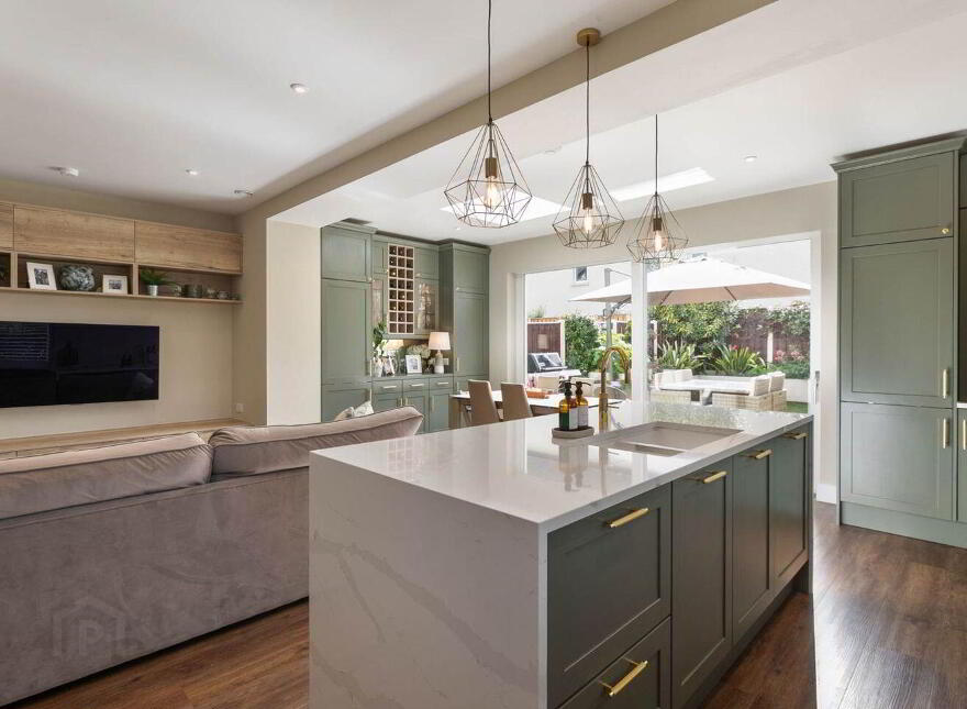 2 Larkfield Place, Dublin 18, D18XE02