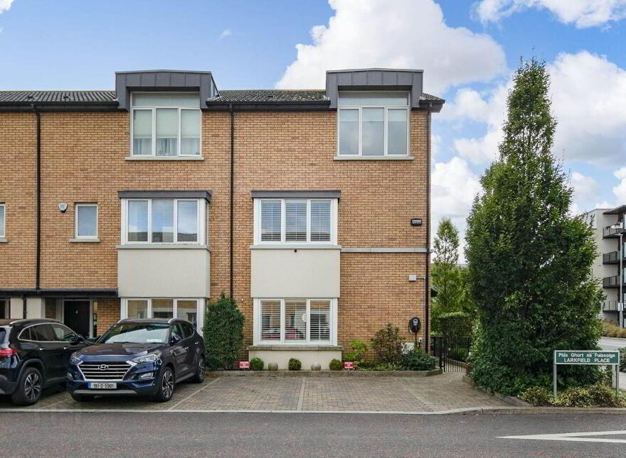 2 Larkfield Place, Dublin 18, D18XE02