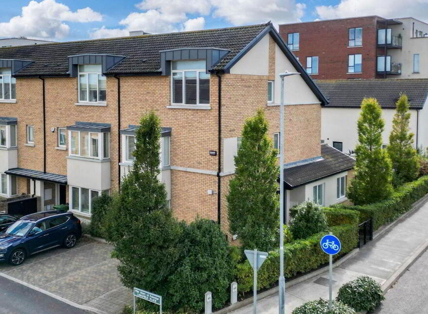 2 Larkfield Place, Dublin 18, D18XE02