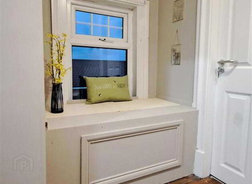 Rm 4, 57 Ponsonby Avenue, Belfast, BT15 2LS
