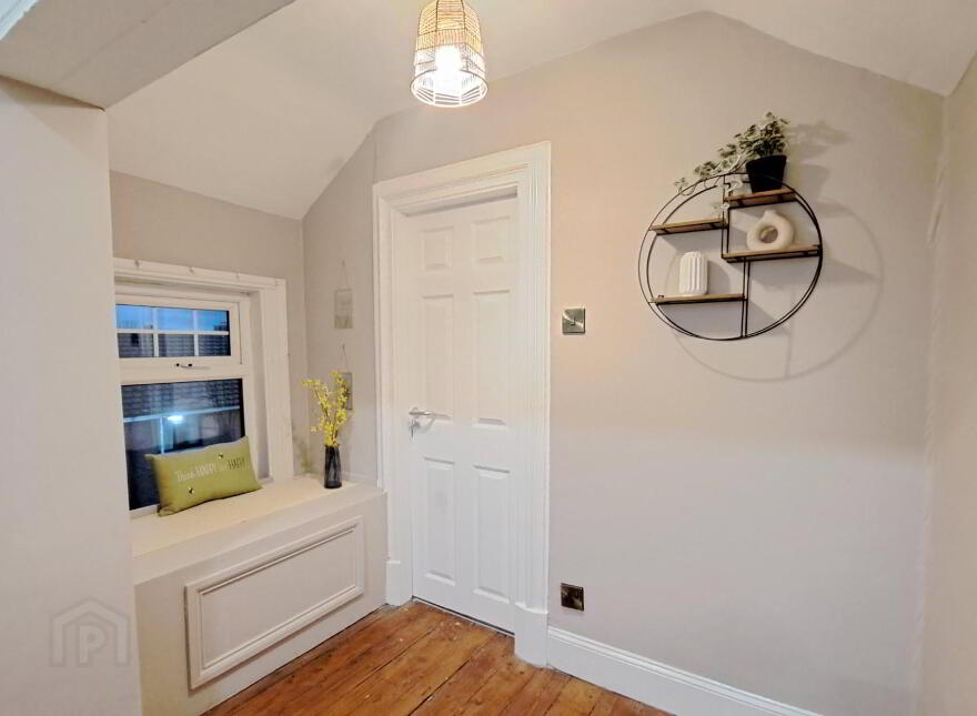Rm 4, 57 Ponsonby Avenue, Belfast, BT15 2LS