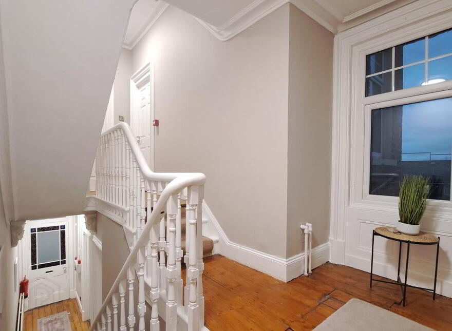 Rm 4, 57 Ponsonby Avenue, Belfast, BT15 2LS