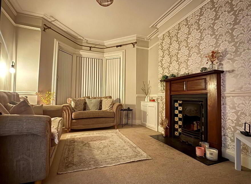 Rm 4, 57 Ponsonby Avenue, Belfast, BT15 2LS