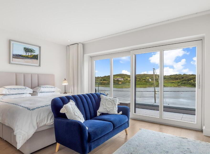 No. 2 Clifden Quay, Beach Road, Clifden, H71TX37