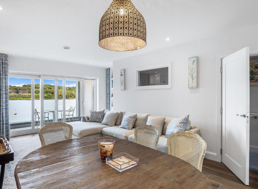 No. 2 Clifden Quay, Beach Road, Clifden, H71TX37