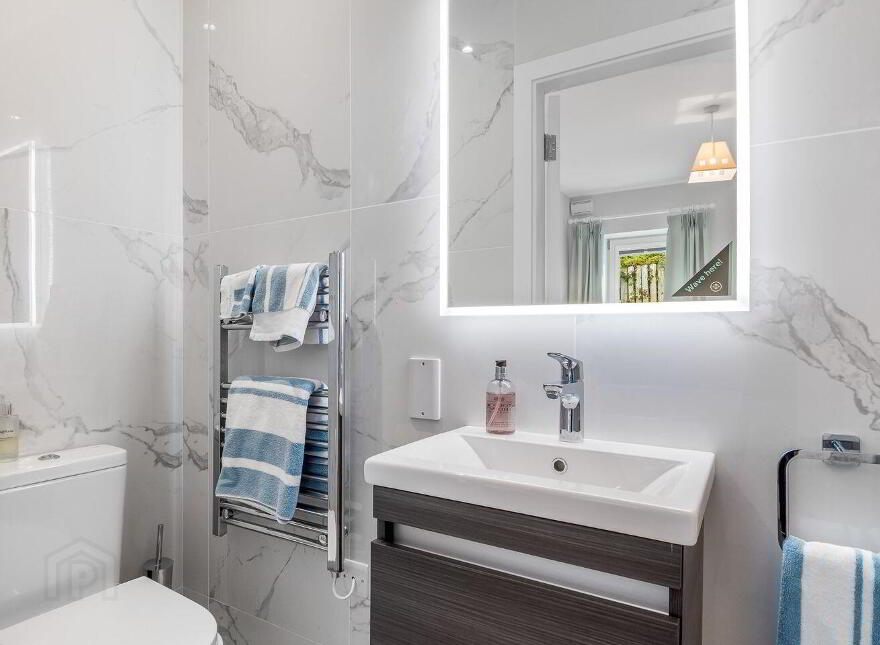 No. 2 Clifden Quay, Beach Road, Clifden, H71TX37
