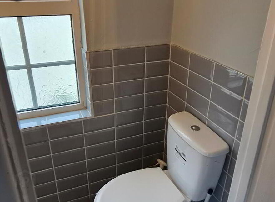 28 Saint Patricks Park, Carrick-On-Shannon, N41YD85
