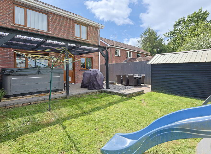7 Hazelwood Grove, Richhill, Armagh, BT61 9JJ