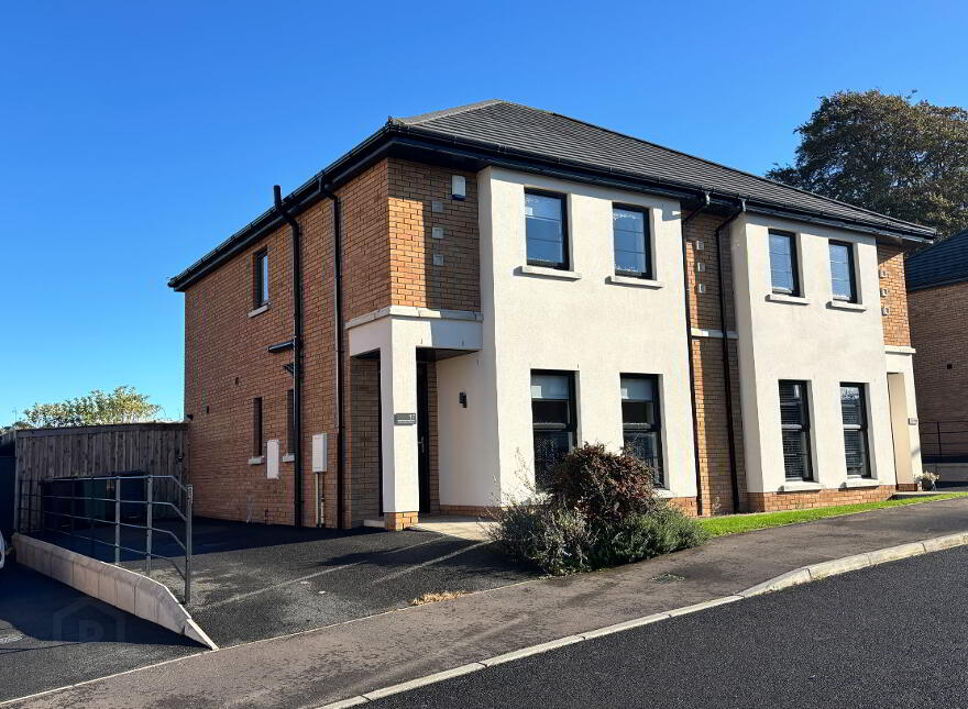 17 Ballymullan Manor, Lisburn, BT27 5WT
