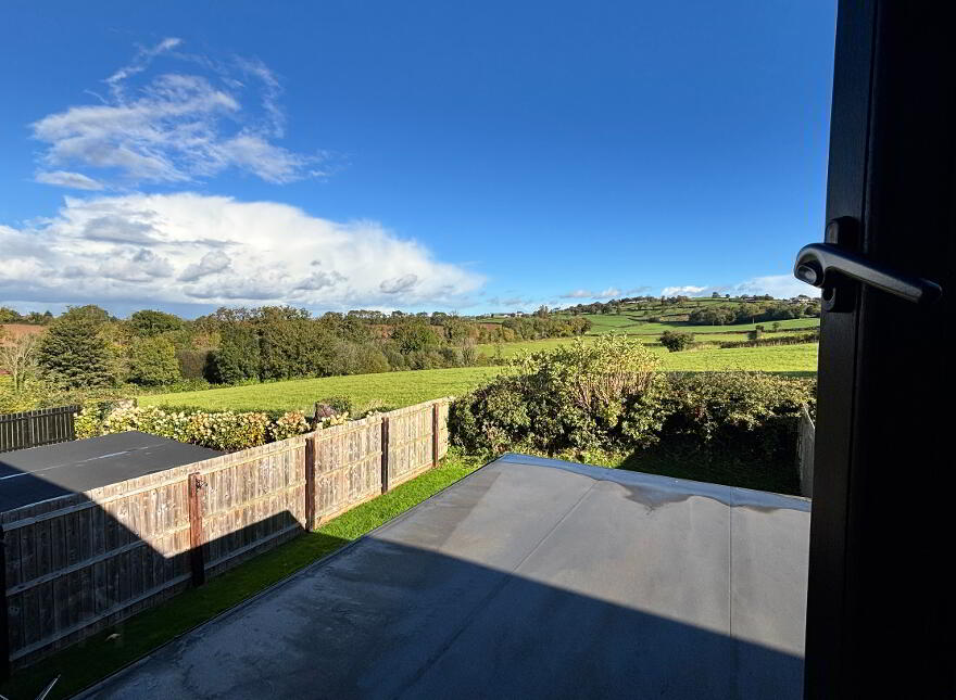 17 Ballymullan Manor, Lisburn, BT27 5WT