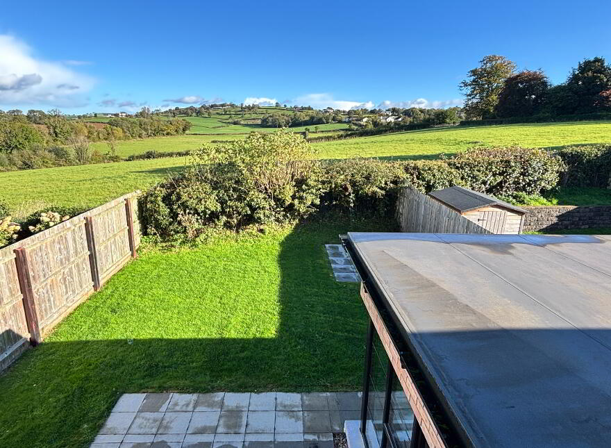 17 Ballymullan Manor, Lisburn, BT27 5WT