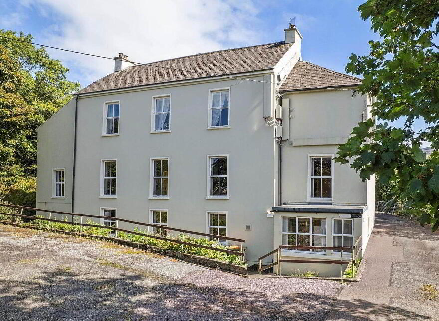 Marino House, Off Wolfe Tone Square, Bantry, P75HX88