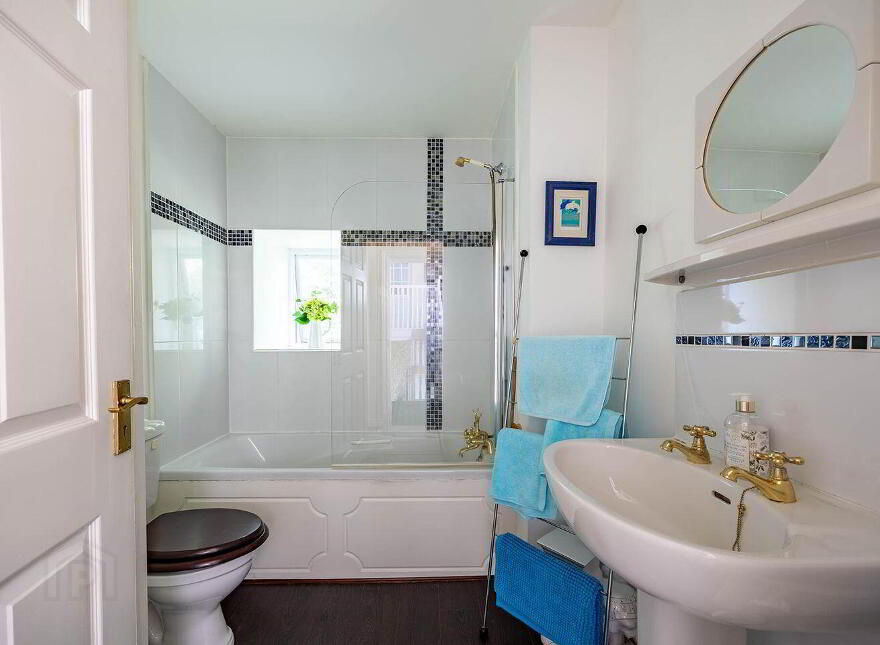 Marino House, Off Wolfe Tone Square, Bantry, P75HX88