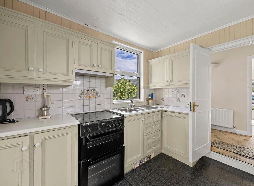 Marino House, Off Wolfe Tone Square, Bantry, P75HX88