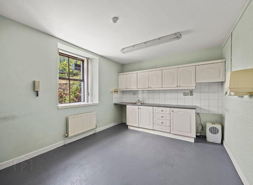 Marino House, Off Wolfe Tone Square, Bantry, P75HX88