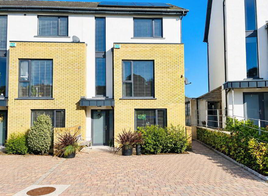 7 The Crescent, Green Hill, Clonhaston, Enniscorthy, Y21P6V3