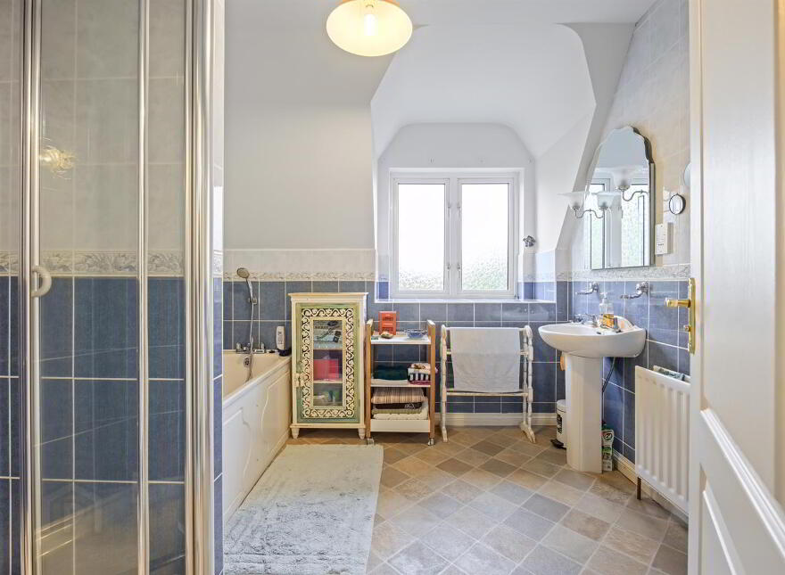 102 Dromore Road, Ballynahinch, BT24 8HX