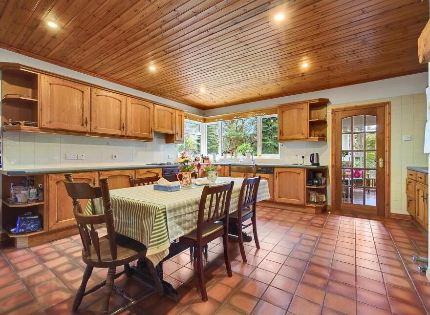 102 Dromore Road, Ballynahinch, BT24 8HX