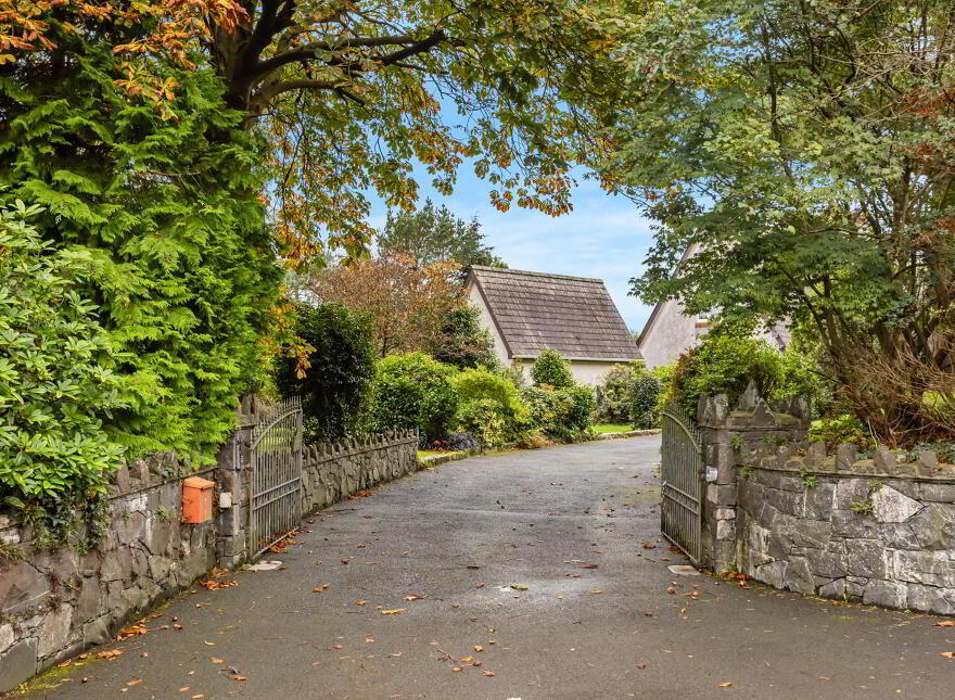 102 Dromore Road, Ballynahinch, BT24 8HX