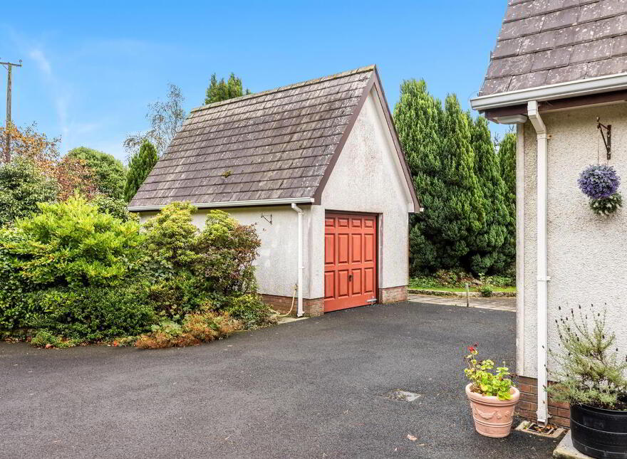 102 Dromore Road, Ballynahinch, BT24 8HX