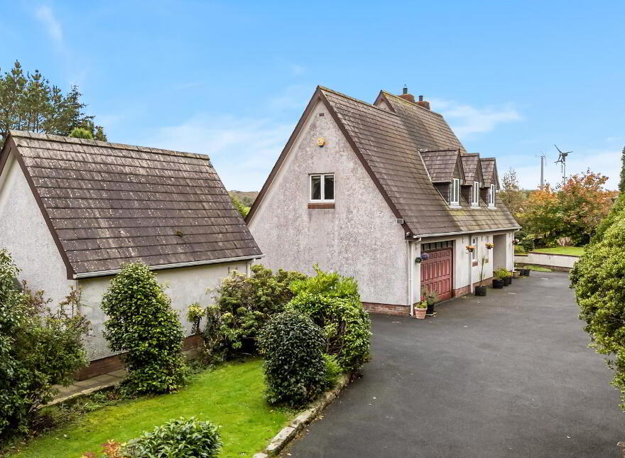 102 Dromore Road, Ballynahinch, BT24 8HX