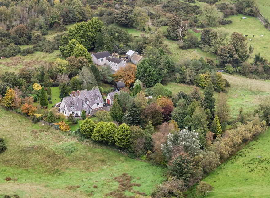 102 Dromore Road, Ballynahinch, BT24 8HX