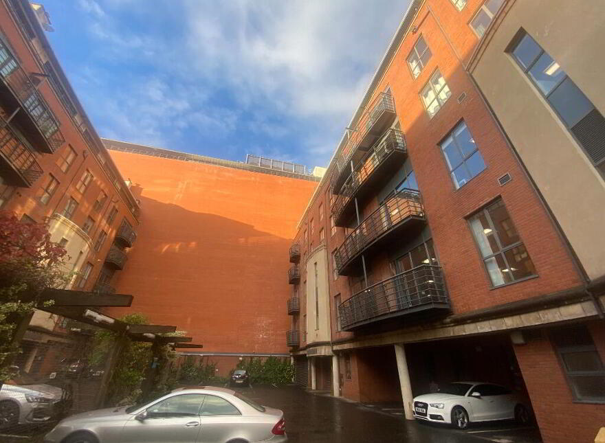 N7 Central Park, Belfast, BT2 8ED