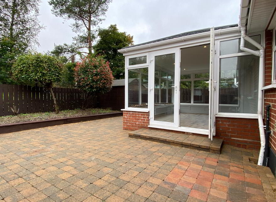 18 Hanwood Avenue, Dundonald, BT16 1XN