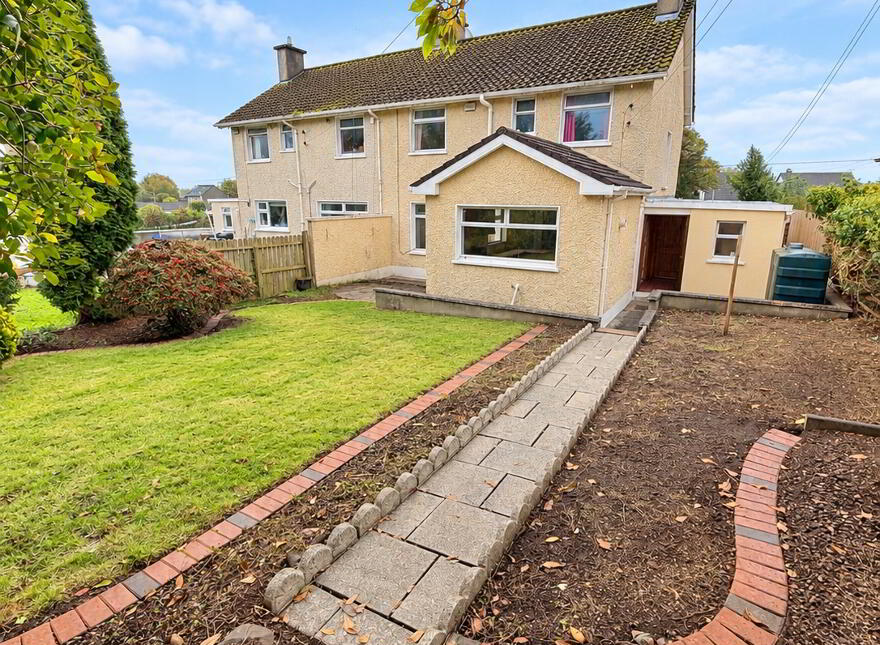 Cloughmore, Kingscourt Road, Carrickmacross, A81AE83