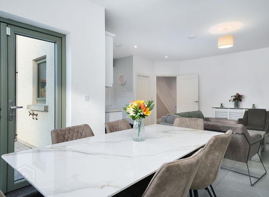 8 Newtown Avenue, Kill