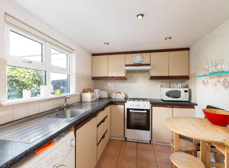 Lauragh House, Church Rd, Bunclody, Y21FD25