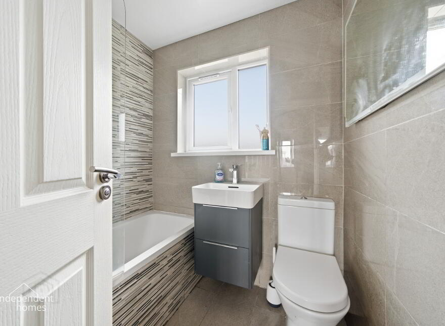 30 Sallagh Park South, Larne, BT40 1NR