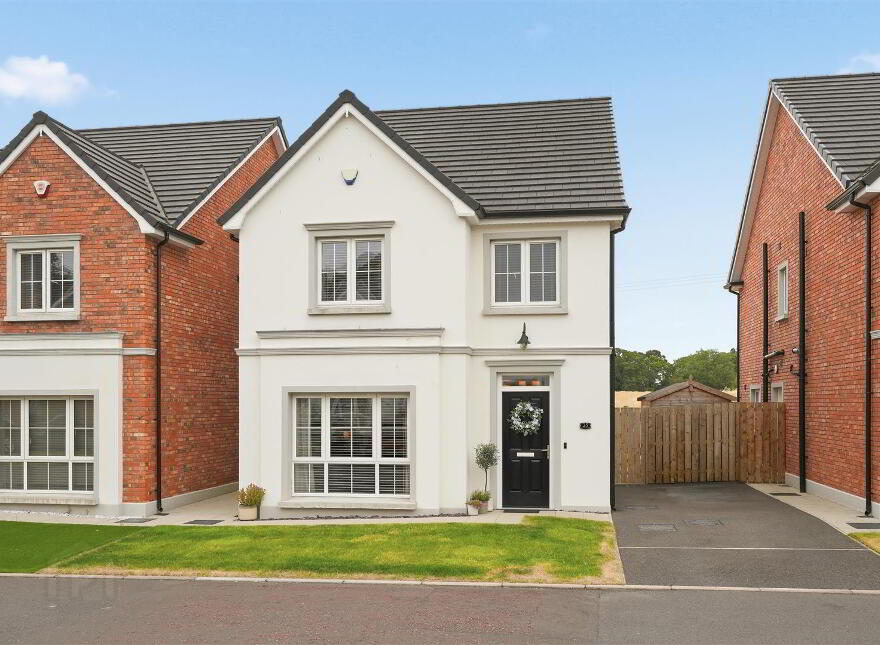 25 Old School House Mews, Ballinderry Lower, Lisburn, BT28 2XQ