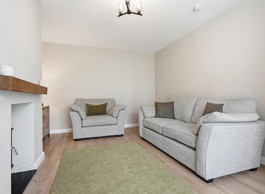 25 Old School House Mews, Ballinderry Lower, Lisburn, BT28 2XQ