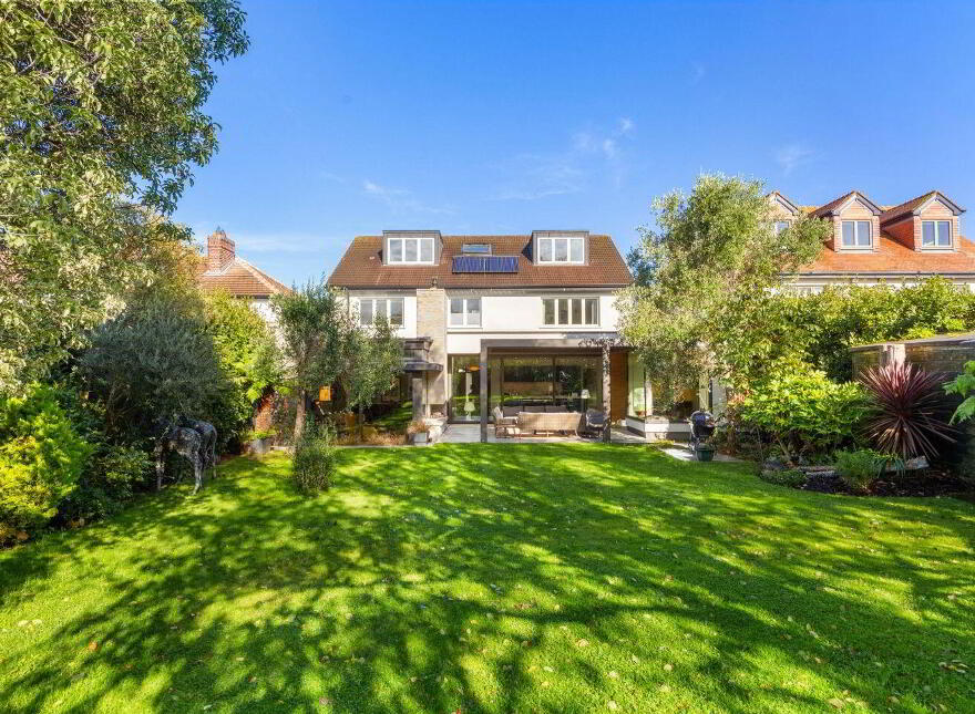 9 Riverside Drive, Rathfarnham, Dublin 14, D14HY02
