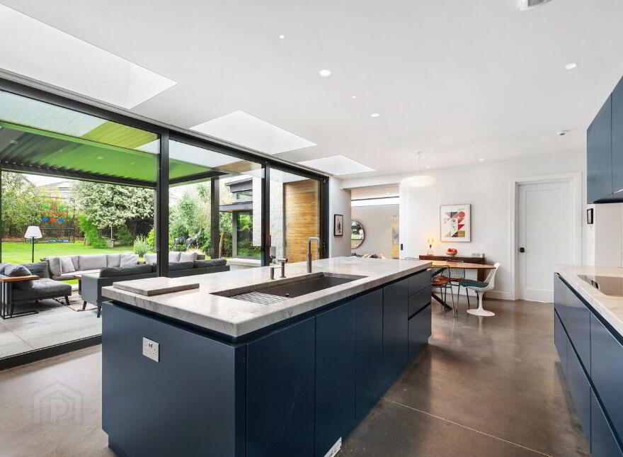 9 Riverside Drive, Rathfarnham, Dublin 14, D14HY02