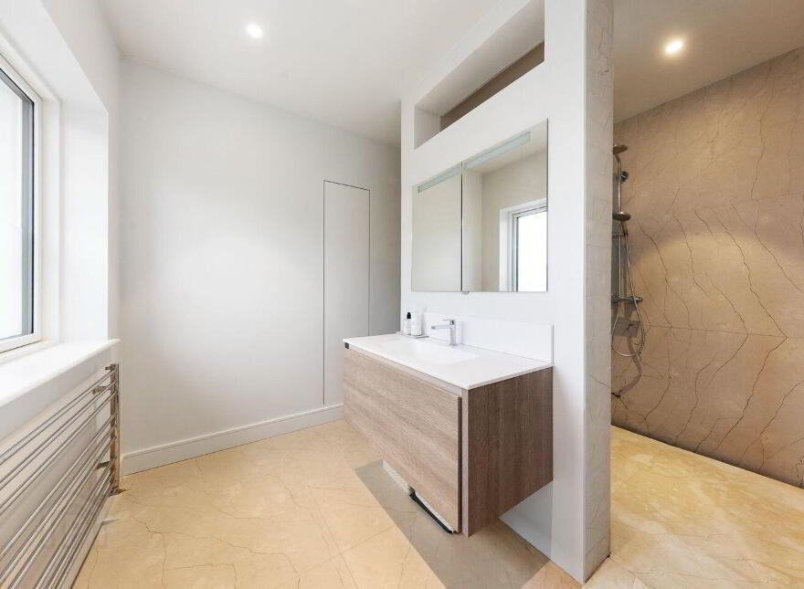 9 Riverside Drive, Rathfarnham, Dublin 14, D14HY02