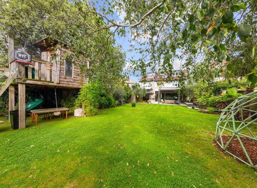 9 Riverside Drive, Rathfarnham, Dublin 14, D14HY02