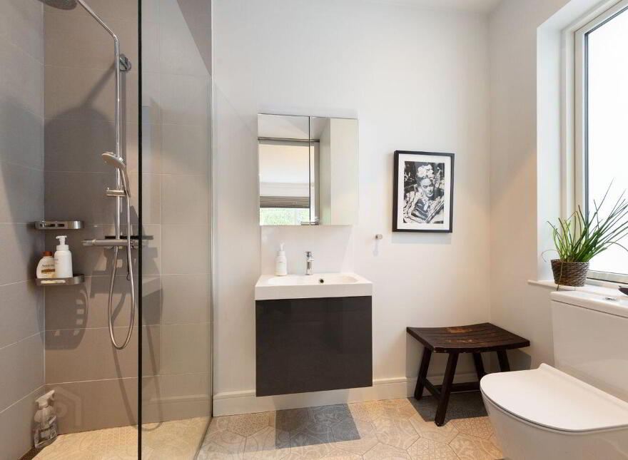 9 Riverside Drive, Rathfarnham, Dublin 14, D14HY02