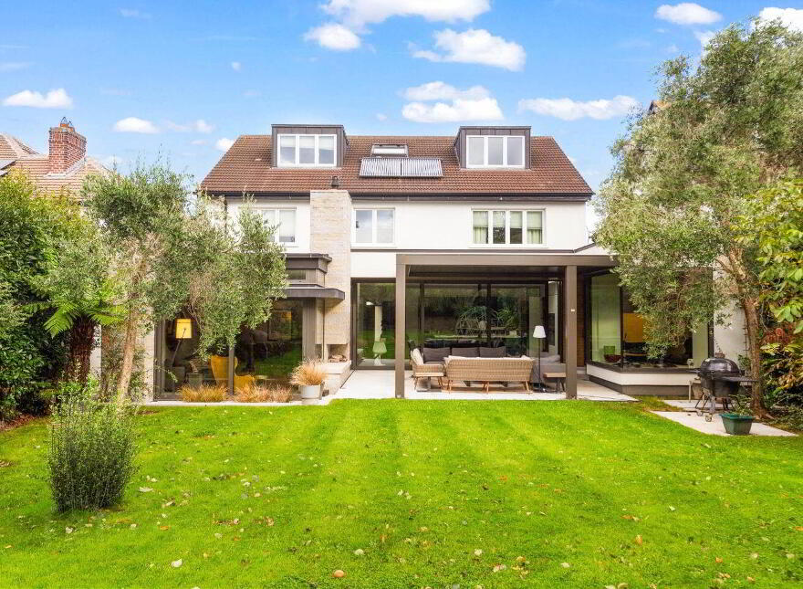 9 Riverside Drive, Rathfarnham, Dublin 14, D14HY02